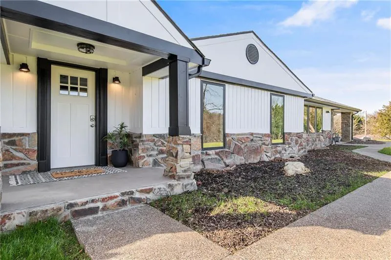 Single 4BD Family Home Realty Corp